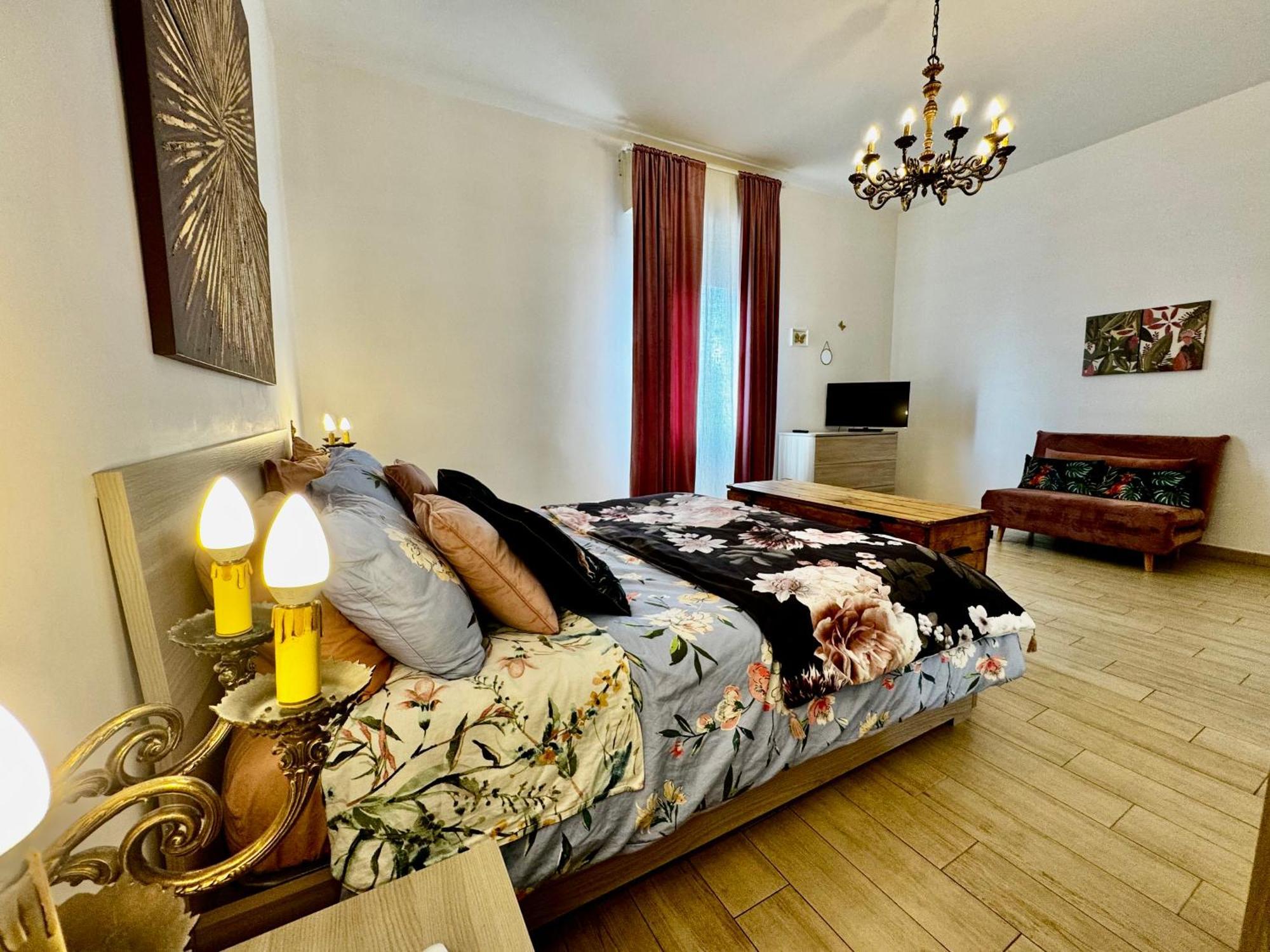 La Casa Di Sarah Aspetta Voi Daire Napoli Dış mekan fotoğraf